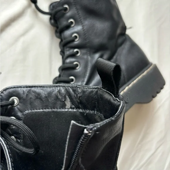 Sincerely Jules Black Moto Boots - Picture 5 of 6